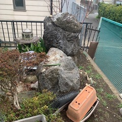 庭石を運び出せる方にお譲りしますの画像