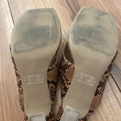 スナイデル　サンダル　パイソン柄　の画像