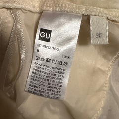 GU コーデュロイパンツの画像