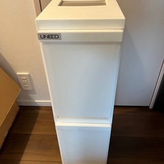 ゴミ箱、白の画像