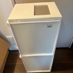 ゴミ箱、白の画像
