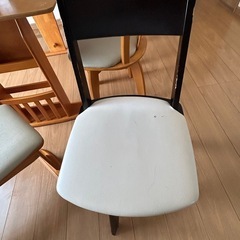 伸長式ダイニングテーブルの画像