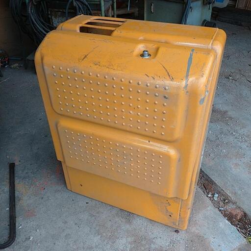 CATキャタピラー(１３t)クラス  フロント右側  工具箱 CATキャタピラー(13t)クラス フロント右側 工具箱