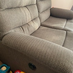 ニトリ電動リクライニング式ソファの画像