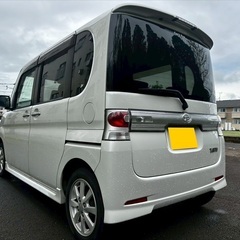 GWも休まず営業中‼️走行9万キロ台☆月々9千円〜分割可❗️車検2年付き！【名義変更代込み】広い車内！大人気‼️ダイハツ タントカスタム☆Bluetoothナビ付き☆走行中DVD見れます☆純正アルミ☆事故修復歴無し☆電動スライドドア☆ドライブレコーダー☆そのまま乗って帰れます！の画像
