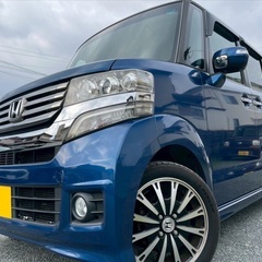 フォロワー割実施中‼️‼️快適なターボ☆月々1.2万円〜分割払い可❗️ 車検2年付き！【名義変更代込み】大人気☆ホンダ N-BOXカスタム☆ステアリングスイッチ付き☆SDナビ付き☆走行中DVD見れます☆ETC付き☆便利なバックカメラ付き☆電動スライドドア♪しかも両側☆ドラレコ付き☆スマートキー☆フルオートエアコンのフル装備☆そのまま乗って帰れます❗️の画像