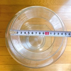 大きめのガラス花瓶の画像