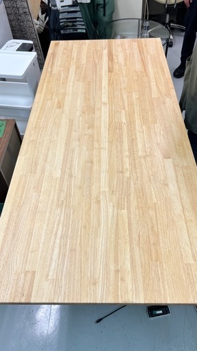 昇降式テーブル