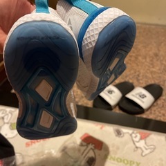 室内用テニスシューズ+パッグの画像