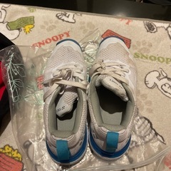 室内用テニスシューズ+パッグの画像