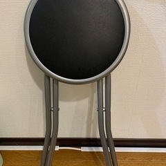 折りたたみイスの画像