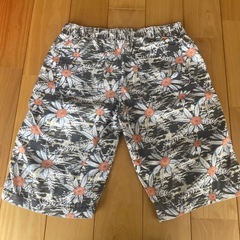 花柄 ボタニカル柄 ショートパンツ メンズ Mサイズの画像