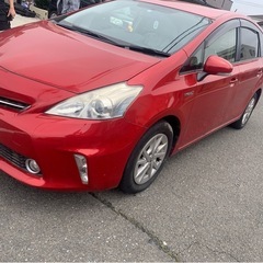 プリウスαの画像