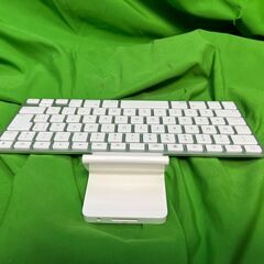 ジャンク扱い★Apple/アップル　純正 iPad Keyboard Dock/iPod用キーボードA1359 ＠7の画像