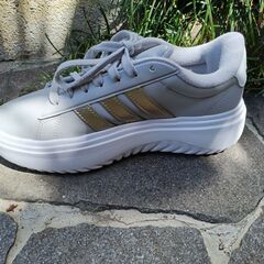 ほぼ新品☆入手困難adidas限定レア☆可愛い♪ゴールドライン☆...