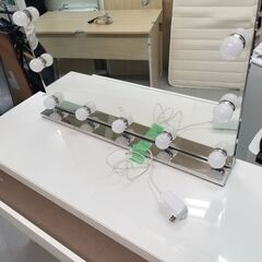 鏡付きテーブル
