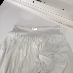 NICOCE white  スカートの画像