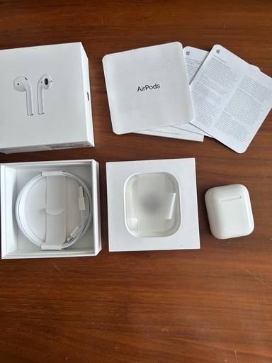 Apple AirPods (第2世代) with Charging Case