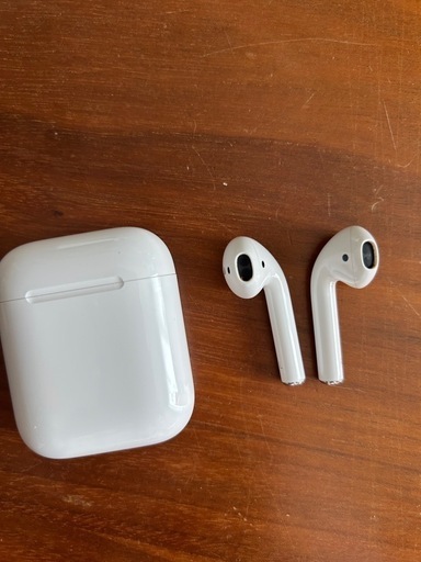 Apple AirPods (第2世代) with Charging Case