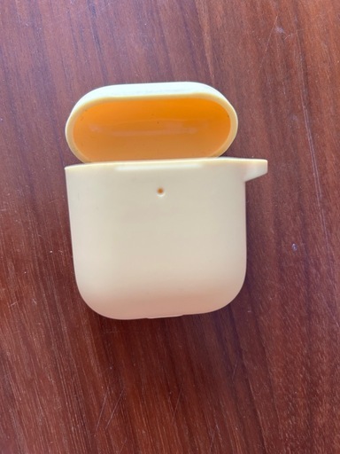 Apple AirPods (第2世代) with Charging Case