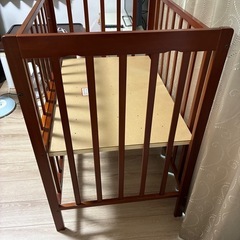 ベビーベッド (香山 亜希) 北伊丹のベビー用品《ベビーベッド