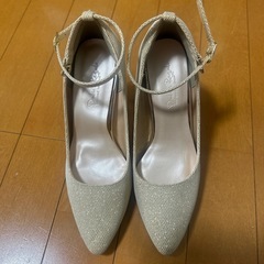 9㎝ヒール　ゴールドパンプス　Sサイズの画像