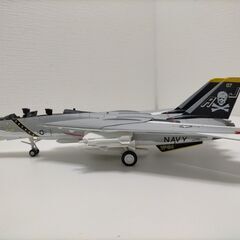 F-14 トムキャット 金属戦闘機モデル完成品 アメリカ海軍VF-84 ジョリーロジャースファイター ダイキャストメタル飛行機 　250425-4Tの画像