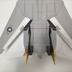 F-14 トムキャット 金属戦闘機モデル完成品 アメリカ海軍VF-84 ジョリーロジャースファイター ダイキャストメタル飛行機 　250425-4Tの画像