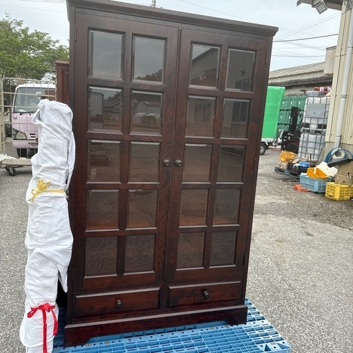 北海道民藝　ガラスキャビネット