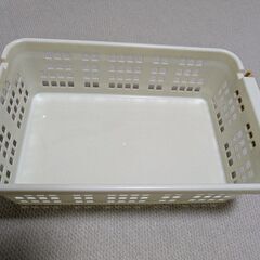プラスチック製収納整理カゴ　１個
