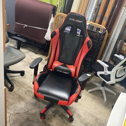 【訳あり】ゲーミングチェア　GTレーシング　《ネックレスト欠品》
