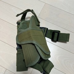 サバゲ　ハンドガン　ホルスター　ミリタリー　緑