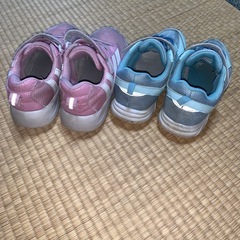 20cmスニーカー2足セットの画像