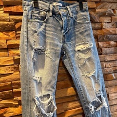 【MOUSSY】ダメージジーンズの画像