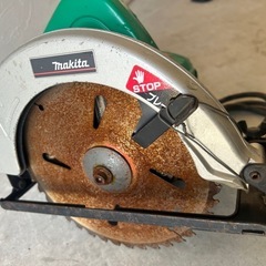 マキタ　丸のこ　丸ノコ ブレーキ付き　M580　丸鋸 まるのこ　切断機　木工用 電動 工具　大工道具 DIYの画像