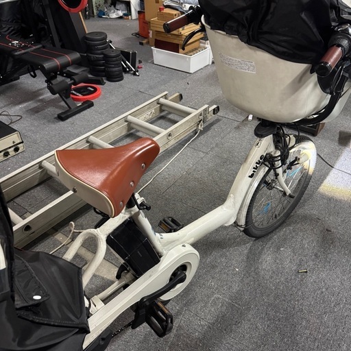 bikke POLAR e（ビッケポーラーe）2019年 モデル BR0C49 ホワイト リヤチャイルドシート 前後レインカバー 充電器 ヘルメット1つ付き bikke POLAR e（ビッケポーラーe）2019年 モデル BR0C49 ホワイト リヤ