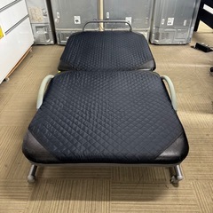 ①【お買い得‼️】シングルサイズ 折りたたみベッド シングルベッド キャスター付き ネイビーブルー♪の画像