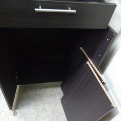 食器棚の画像