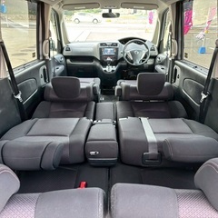 8人乗り☆ガソリン代 節約☆S-HYBRID入りました‼️月々1.2万円〜分割払い可❗️車検2年付き！大人気☆日産 セレナ☆Bluetooth対応SDナビ☆走行中DVD見れます☆ETC付き☆ドラレコ付きのフル装備☆両側電動スライドドア☆純正アルミ☆ウィンカーミラー☆フル装備☆事故修復歴無し☆車内広々三列シート‼️の画像