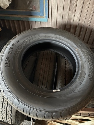 新車外し　ハイエース　タイヤのみ　ダンロップ　195-80-15 sp157n