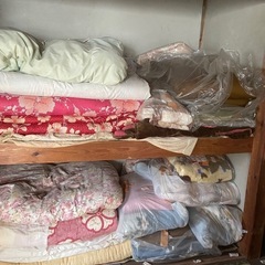 要らない布団毛布譲ります。養生用などに是非