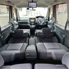 乗り換え割実施中‼️‼️フリップダウンモニター付き☆月々1.1万円〜分割払い可❗️車検2年付き！大人気☆日産 セレナ ハイウェイスター☆8人乗り☆Bluetooth対応SDナビ☆走行中DVD見れます☆ETC☆バックカメラ☆ドラレコ付きのフル装備☆両側電動スライドドア☆クルーズコントロール搭載☆ウィンカーミラー☆フル装備☆車内広々三列シート‼️の画像