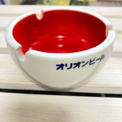オリオンビール  置き型灰皿 　陶器　白/赤の画像