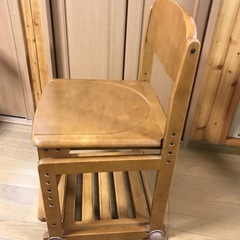奥本木工所学習椅子　　足置き付きの画像