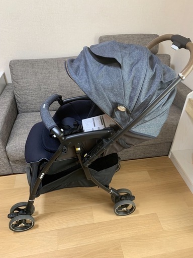 【取引中】アップリカ ベビーカー