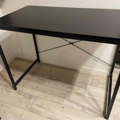机、デスク
