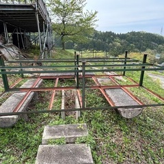 鉄のテーブルの画像