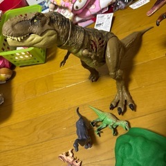 恐竜　おもちゃセットの画像