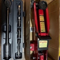 3点セット　ジャッキ　トルクレンチ　レンチ　の画像