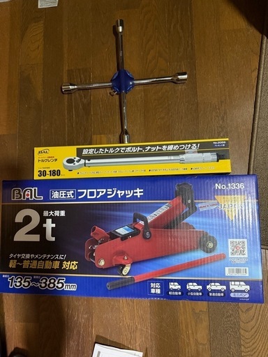 3点セット　ジャッキ　トルクレンチ　レンチ
